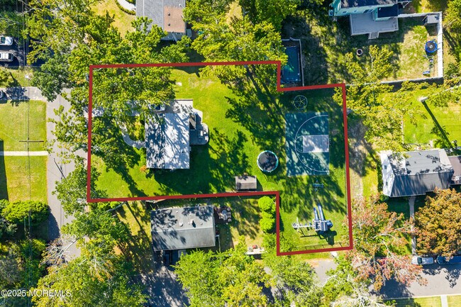 Building Photo - 437 Redmond Ave