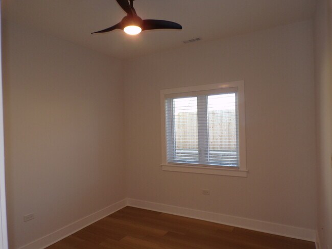 Building Photo - 33476 N Evergreen Dr
