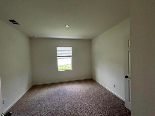 Building Photo - Brand New, Never Lived In