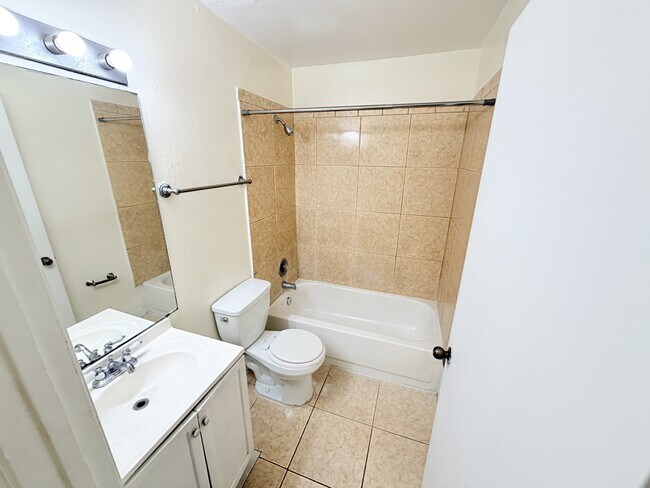 Building Photo - 3445 NW 44th St