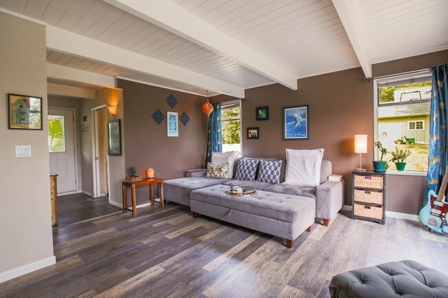 Building Photo - Lovingly Maintained with Designer Finishes...