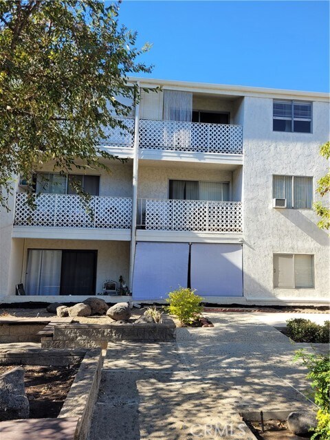 Building Photo - 3565 Linden Ave