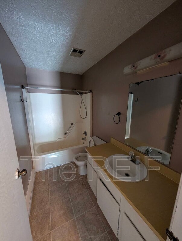 Building Photo - 719 Peachtree Pl