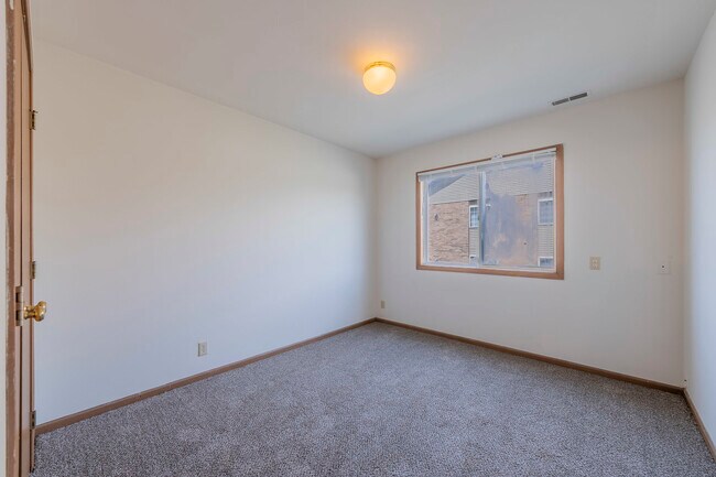 Building Photo - 915 Spiros Ct