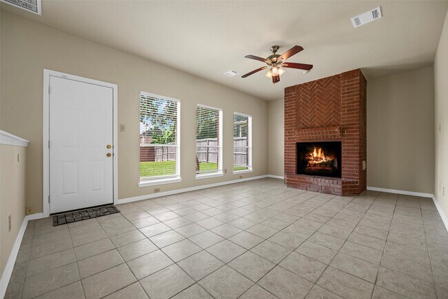 Building Photo - 4922 Moss Run Dr