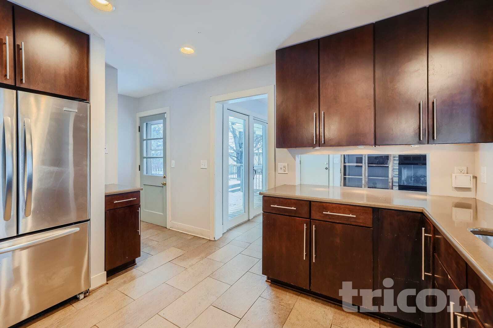 Building Photo - 6100 Colfax Ln S