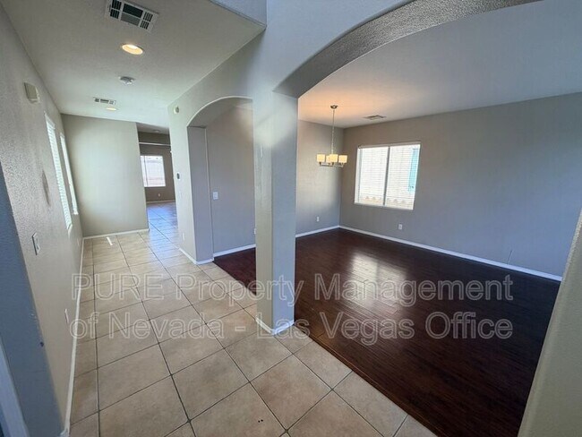 Building Photo - 4320 Laguna Garden Ave