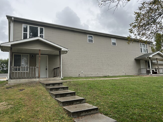 Building Photo - 2910 N 42nd St