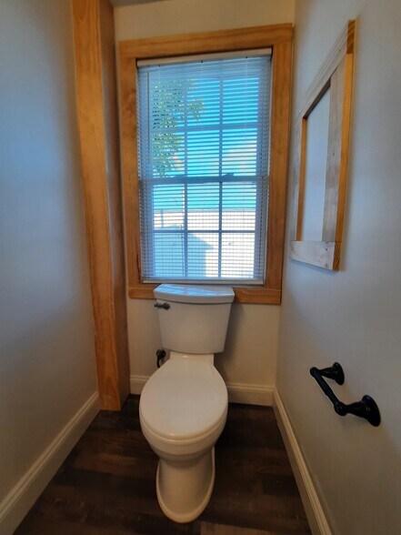 Building Photo - 247 Main St