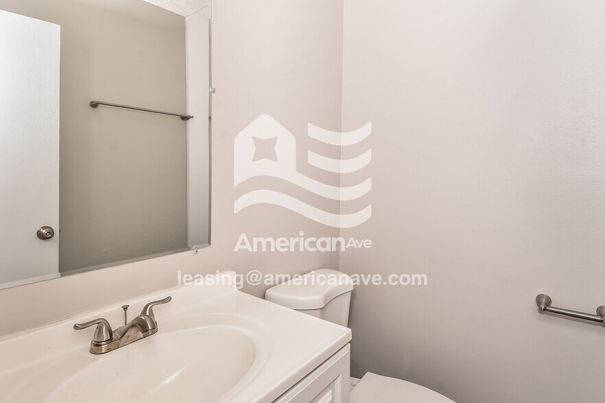 Building Photo - 7254 Pinedale Dr