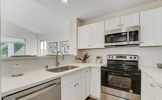 Building Photo - 5600 Orchard Ln