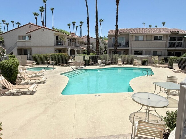 Building Photo - Freshly Updated 2-Bedroom Condo In The Mes...