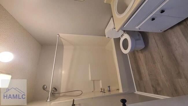 Building Photo - 14 Live Oak Loop