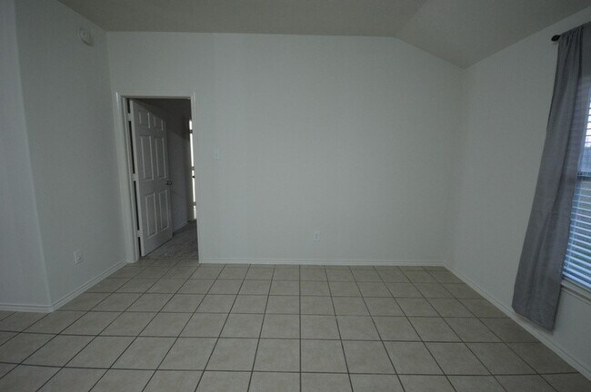 Building Photo - 22206 Hesse Ct