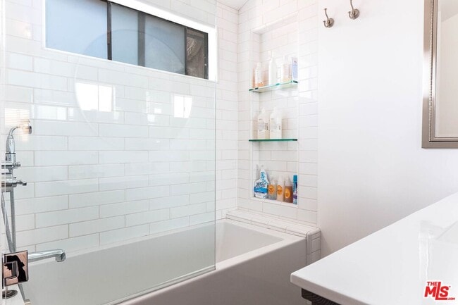 Building Photo - 12119 Rochester Ave