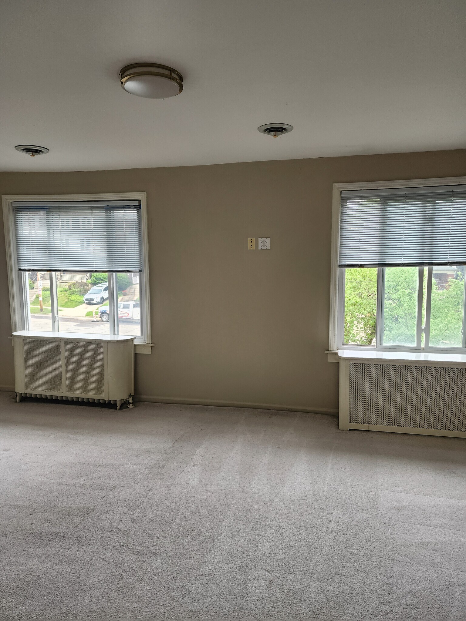Building Photo - 5505 Beacon St