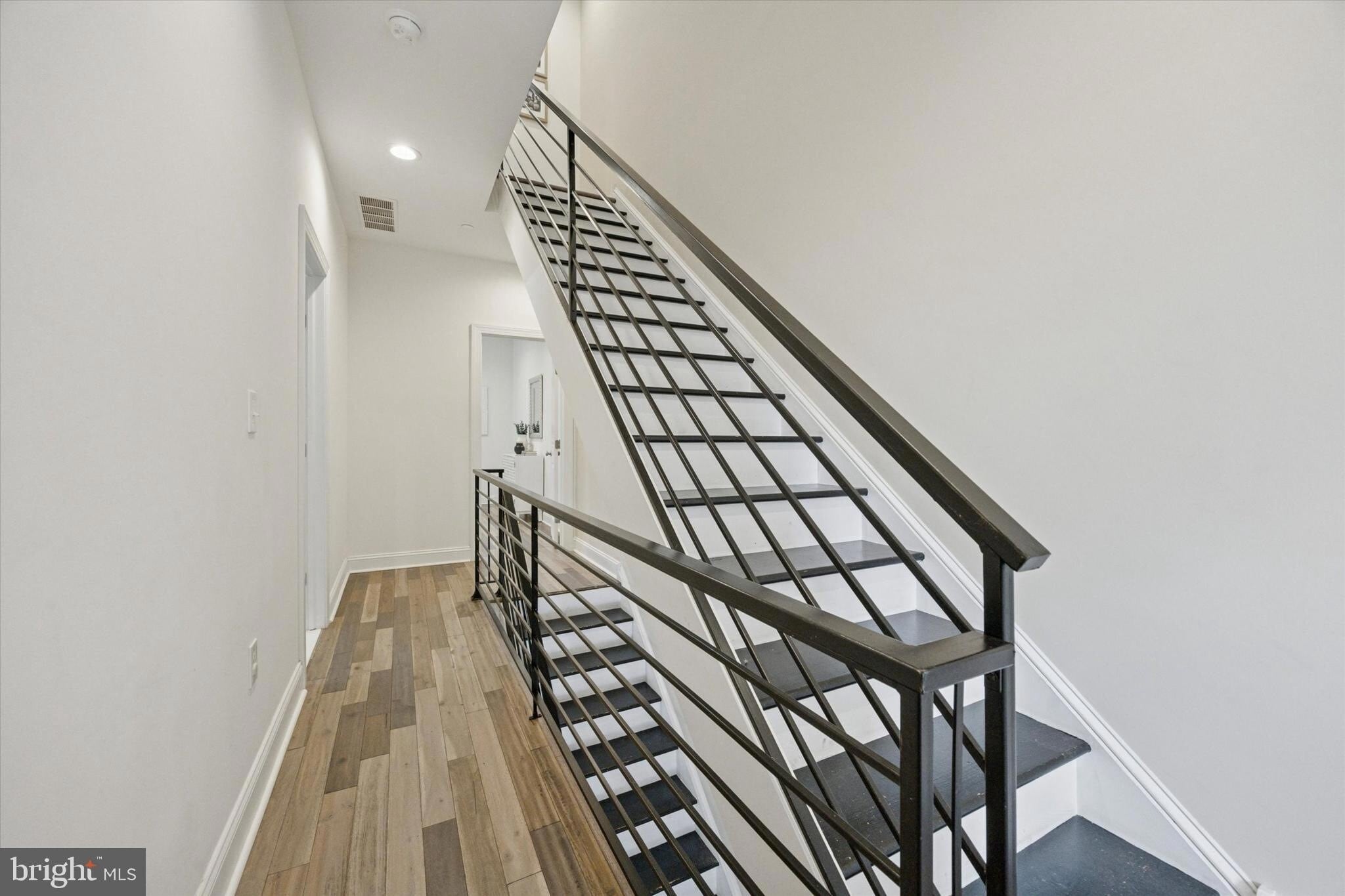 Building Photo - 2713 Latona St