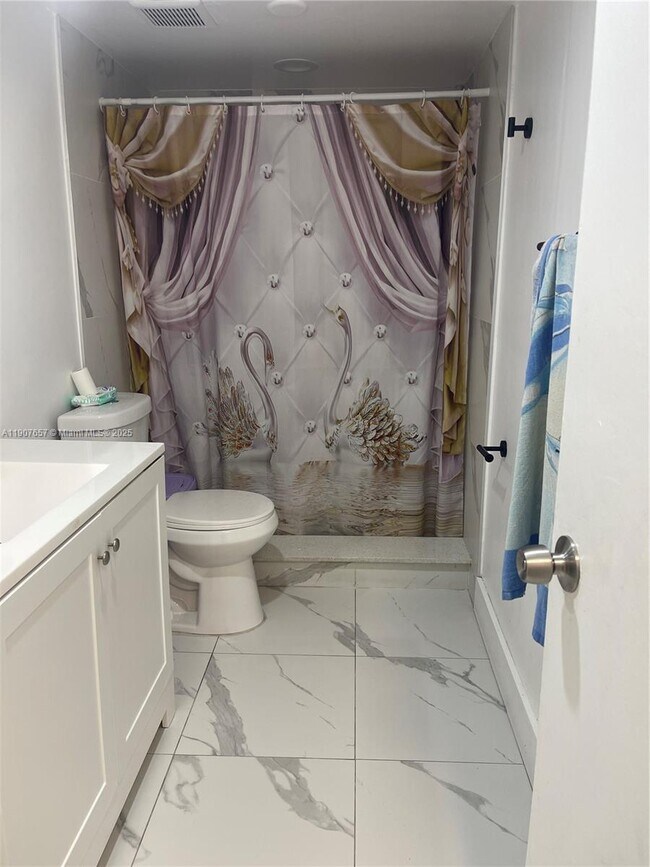 Building Photo - 6190 W 19th Ave