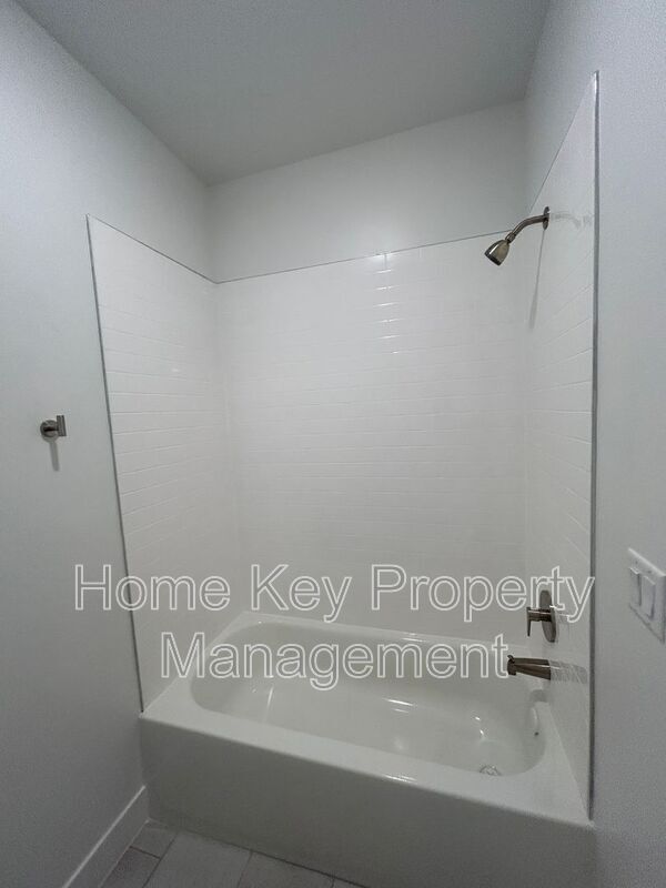 Building Photo - 4065 Eureka Aly