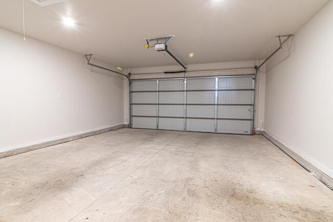 Building Photo - 6106 Purtis Crk Dr