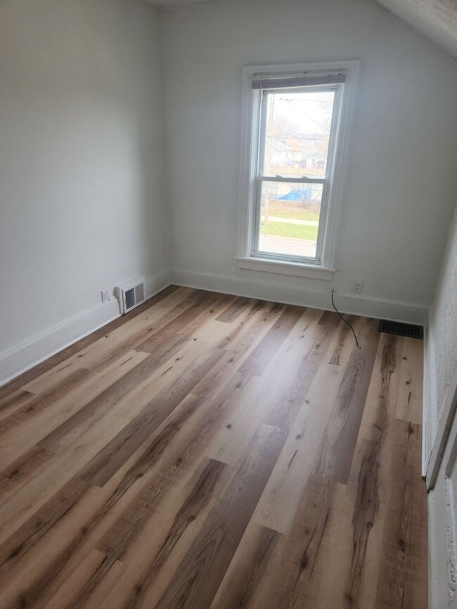 Building Photo - 264 N Jackson St