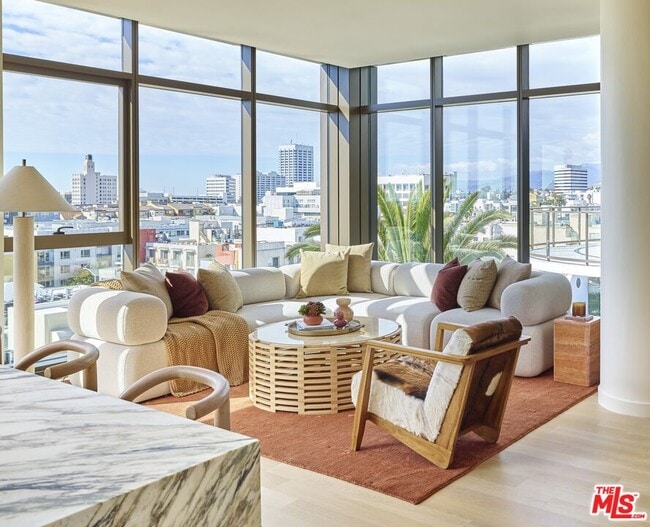 Building Photo - 700 Broadway