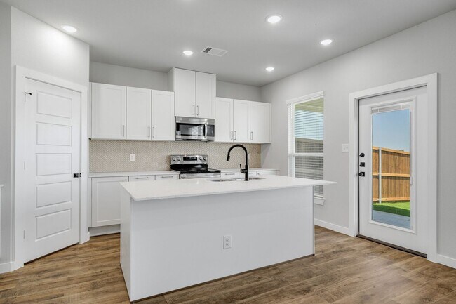 Building Photo - AVAILABLE NOW! EDGEWOOD ESTS DUPLEX LOCATED ON 1-ACRE LOT IN MIDLOTHIAN, TX!