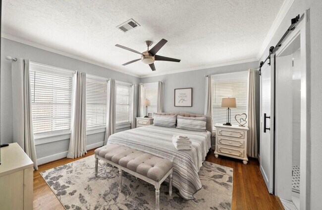 Building Photo - 1635 Castle Ct