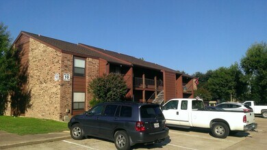 Building Photo - College Station, 1 bedroom / 1 bath condo - Cripple Creek Condos