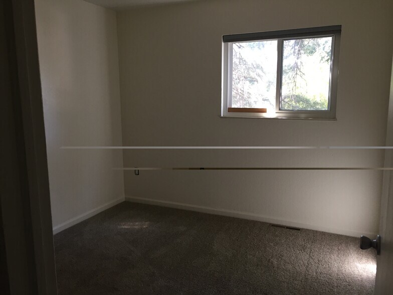 Building Photo - 3004 Southmoor Ct