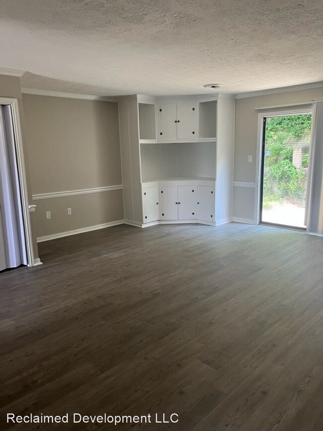 Building Photo - 2 br, 1.5 bath House - 408 Bainbridge Cour...