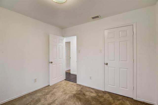 Building Photo - 4233 Glen Ridge Dr