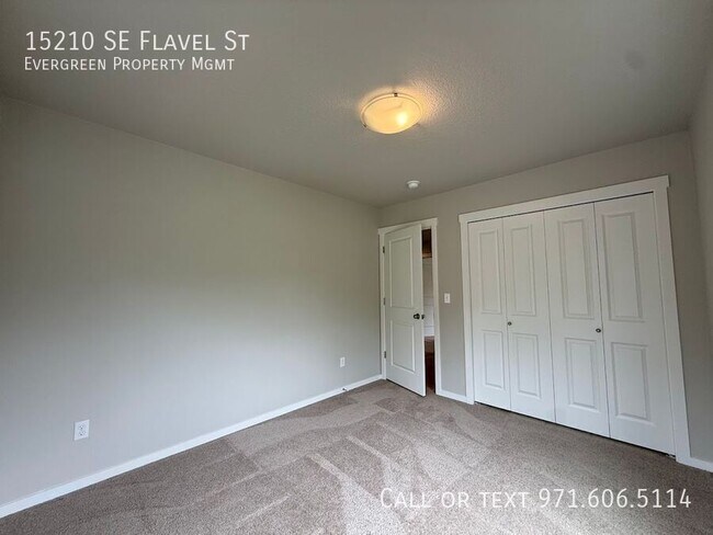 Building Photo - 15210 SE Flavel St