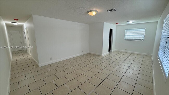 Building Photo - 6421 NW 20th Ct