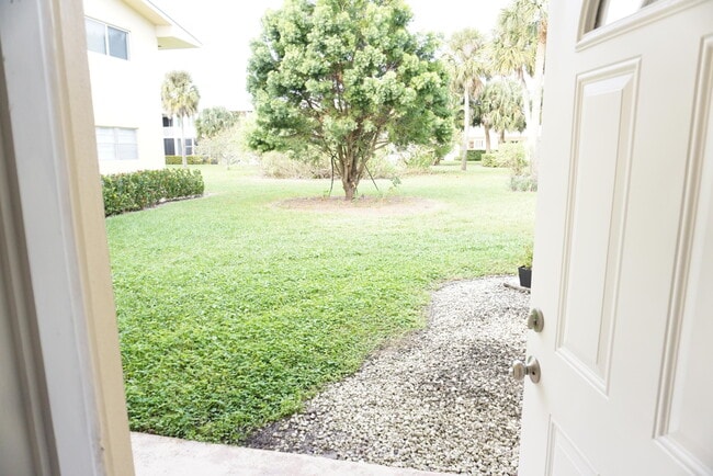 Building Photo - 150 Waltham G