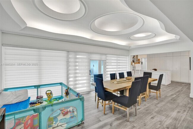 Building Photo - 3784 Sheridan Ave