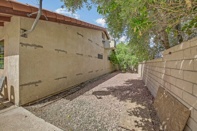 Building Photo - 79825 Camelback Dr