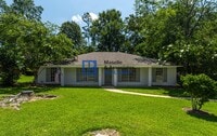 Building Photo - Charming 4-Bed, 2.5-Bath Home in the Heart...