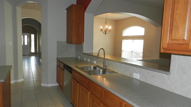 Building Photo - 613 Hickory Run Dr
