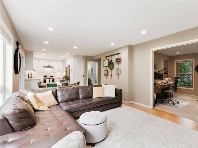 Building Photo - *Short term lease!* Spacious Like-New 2-Story with Office, Fireplace, Sunroom, Gourmet Kitchen & ...