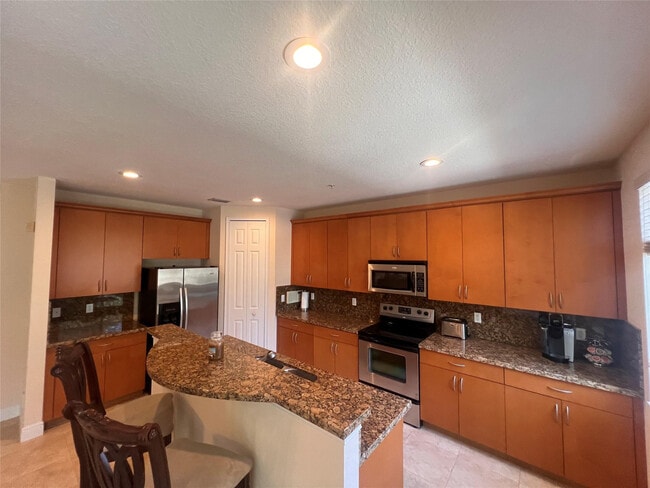 Building Photo - 3014 Waterside Cir