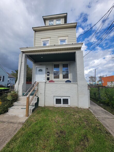 Primary Photo - 1462 Olden Ave