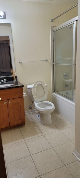 Master Bathroom - 2322 S Canal St