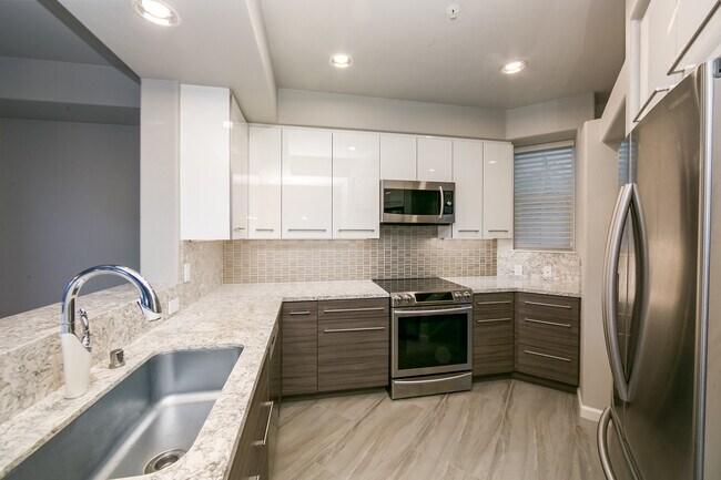 Building Photo - 880 Meridian Bay Ln