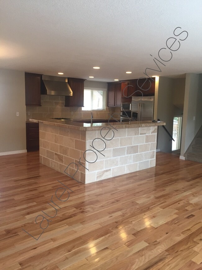 Building Photo - 517 Holman Way