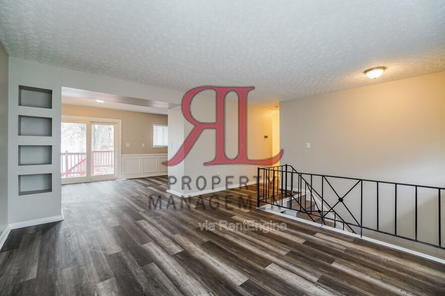 Building Photo - 363 Regents Rd