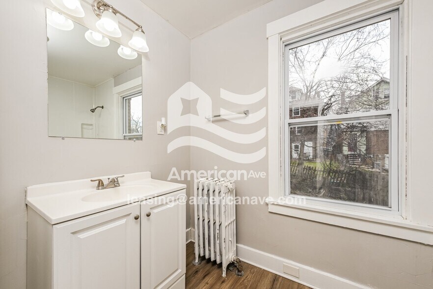 Building Photo - 3013 Pyramid Ave