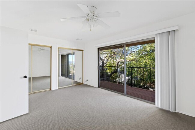 Building Photo - Escondido 2 bed 2.5 bath condo for lease