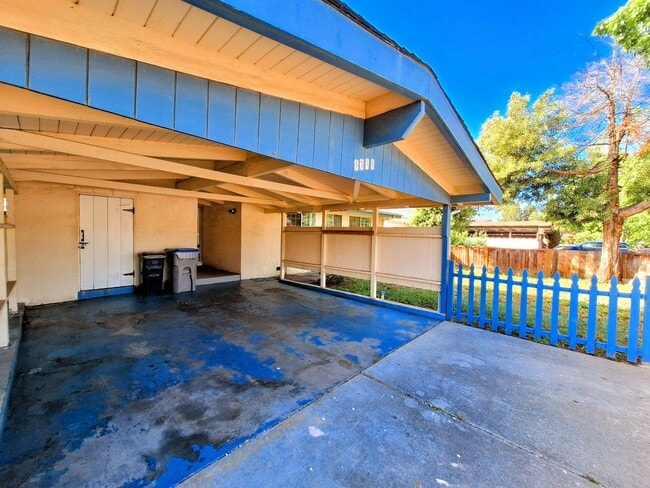 Building Photo - Refurbished 3bd Single Story House With Carport & Large Yards