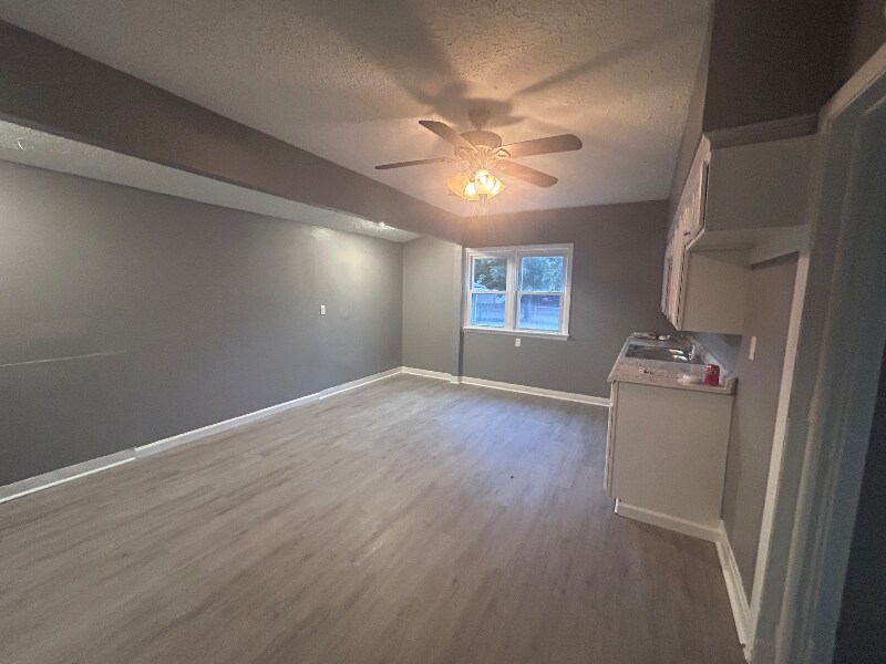 Building Photo - 3441 W 56th St